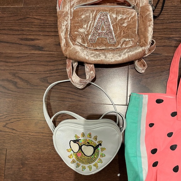 Bundle of 4 different bags/wallets - Picture 2 of 7